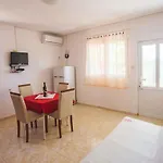 In - Insel Rab 34120 Апартаменты