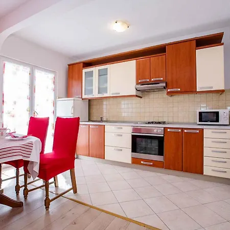 Apartament In - Insel Rab 34120 *
